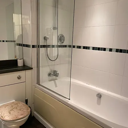 Central Birmingham Location Near Icc, With Balcony, Wifi, Parking And Smart Tv Exterior photo
