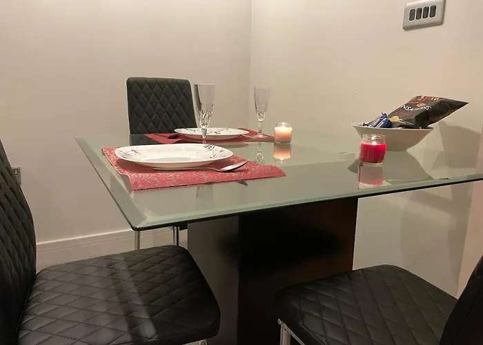 Central Birmingham Location Near Icc, With Balcony, Wifi, Parking And Smart Tv